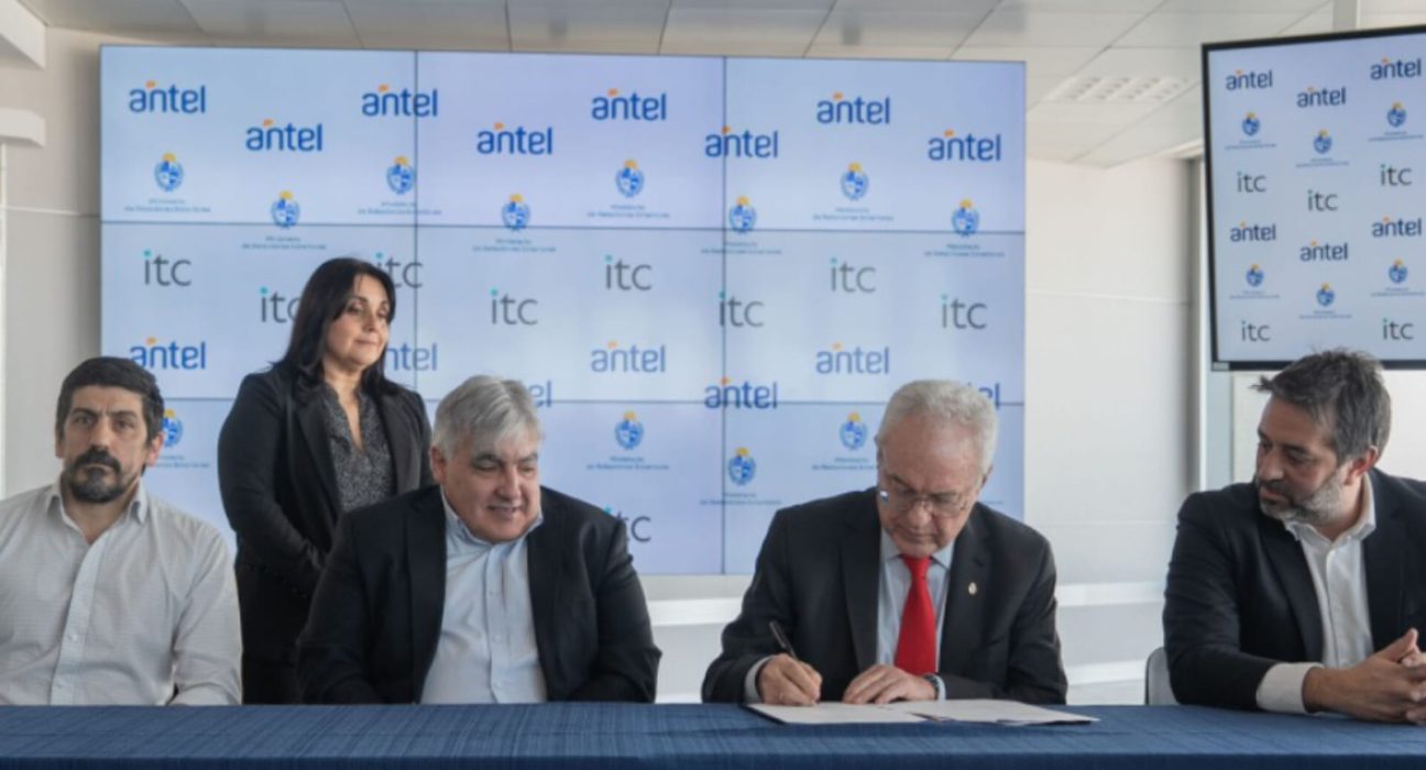 Cancillería avanza en su modernización digital mediante un acuerdo con Antel