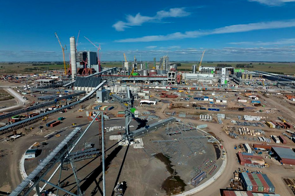Obrero cayó en UPM, quedó suspendido a 10 metros de altura, golpeó su cabeza y está en CTI