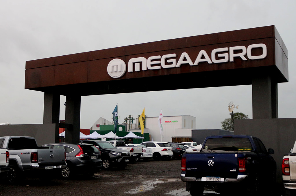 Inauguración de la nueva Planta MegaAgro en Young